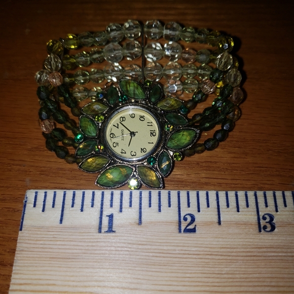 Quartz beaded ladies stretch wrist watch - Picture 3 of 6